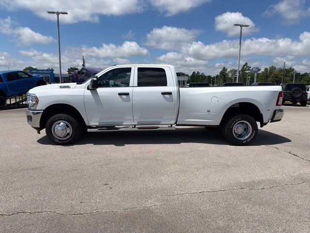 Used 2024 RAM 3500 Tradesman w/ Chrome Appearance Group AWD/4WD image 2
