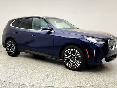 Used 2025 BMW X3 xDrive30i w/ Premium Package image 3