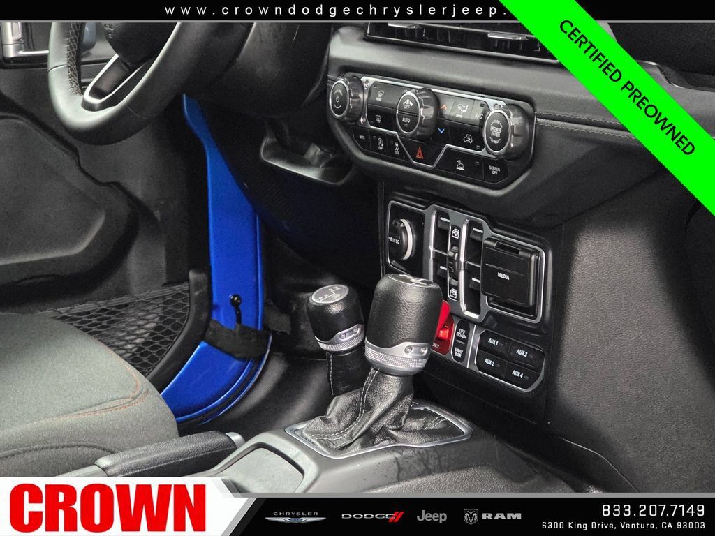 Certified 2025 Jeep Wrangler Unlimited Rubicon AWD/4WD image 13