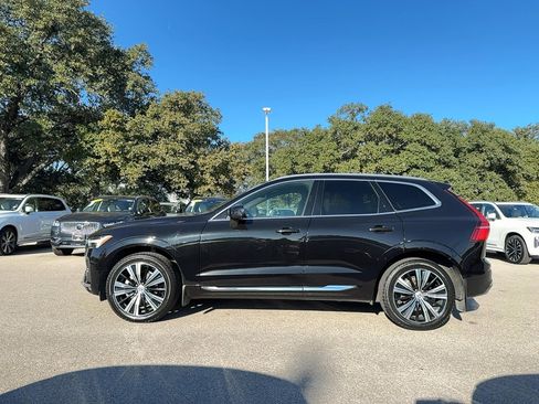 Used 2022 Volvo XC60 B5 Inscription w/ Climate Package image 4