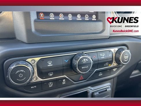 Used 2022 Jeep Wrangler Unlimited Sport image 23