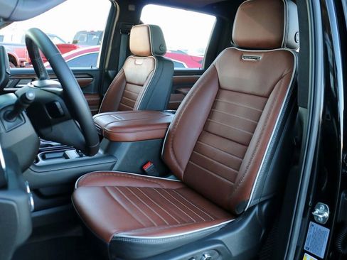 Used 2025 GMC Sierra 2500 Denali Ultimate image 25