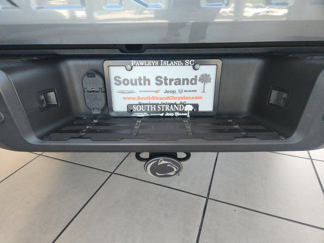 Used 2022 Nissan Frontier SV w/ SV Premium Package AWD/4WD image 13