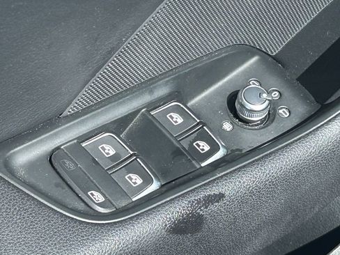 Used 2018 Audi A3 2.0T Premium FWD image 25