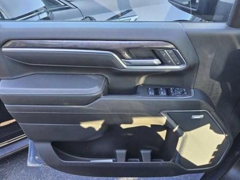 Used 2025 Chevrolet Silverado 2500 LTZ w/ LTZ Premium Package AWD/4WD image 4