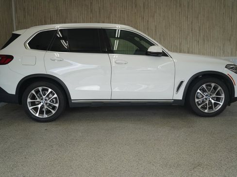 Used 2023 BMW X5 xDrive40i w/ Premium Package AWD/4WD image 6