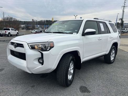 Used 2024 Toyota 4Runner SR5 image 7