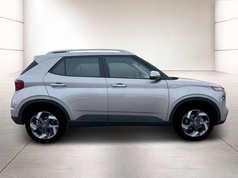 New 2026 Hyundai Venue SEL image 9