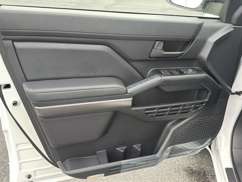 New 2026 Toyota 4Runner SR5 AWD/4WD image 16