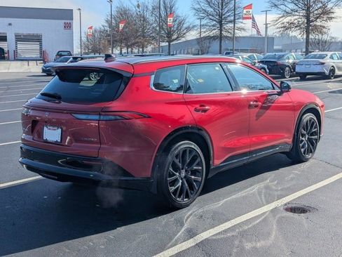 Used 2025 Toyota Crown Signia image 7