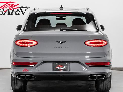 Used 2022 Bentley Bentayga image 4
