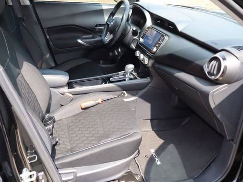 Used 2024 Nissan Kicks SV FWD image 16