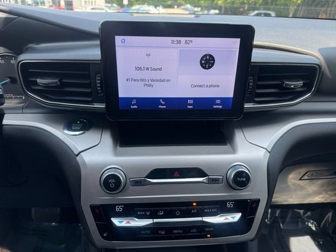 Used 2021 Ford Explorer XLT w/ Equipment Group 202A AWD/4WD image 23