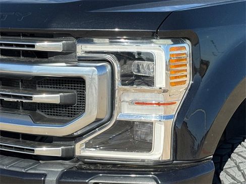 Used 2022 Ford F250 Platinum w/ FX4 Off-Road Package image 4