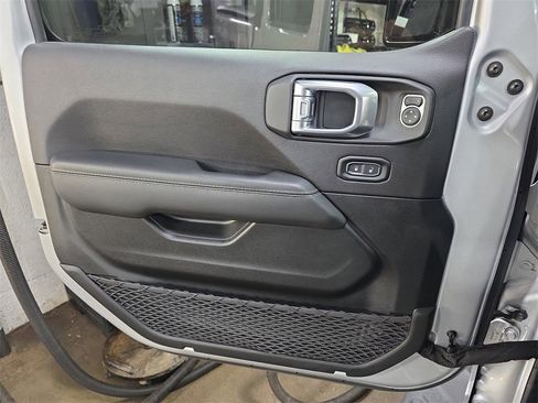 Used 2022 Jeep Gladiator Overland w/ Popular Equipment Package image 26