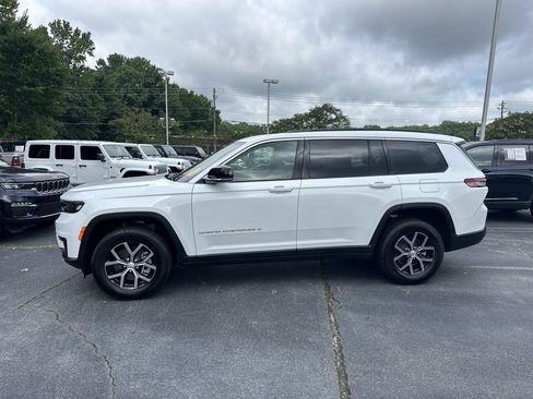 Used 2025 Jeep Grand Cherokee L Limited AWD/4WD image 6