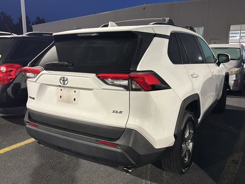 Certified 2022 Toyota RAV4 XLE image 5