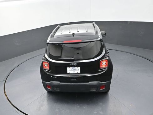 Used 2023 Jeep Renegade Latitude w/ Premium Group image 18