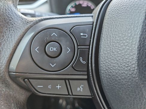 Used 2022 Toyota RAV4 XLE AWD/4WD image 30