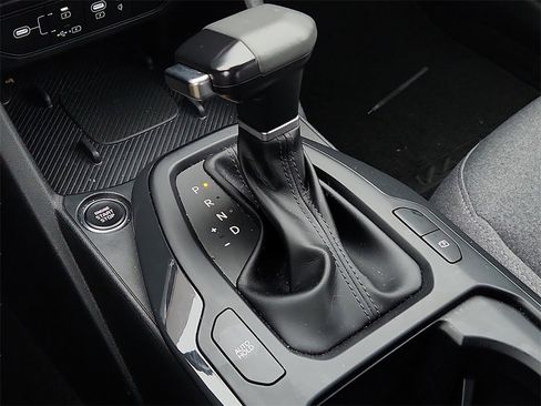 Used 2025 Kia K4 EX image 30