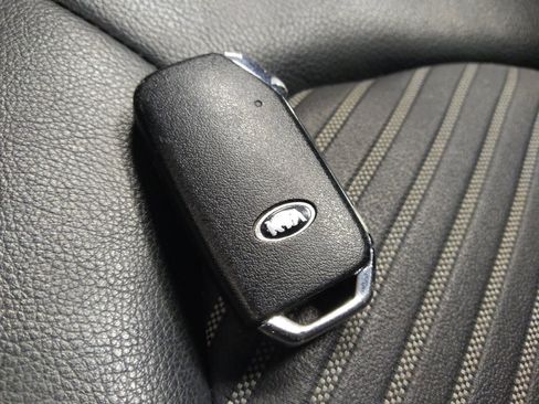 Used 2023 Toyota Camry SE image 32