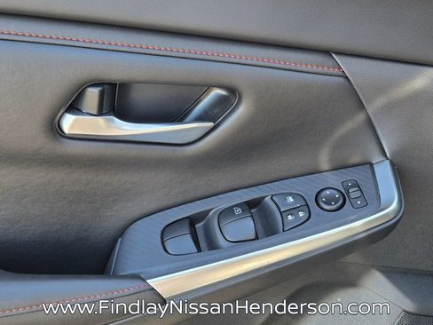 Used 2025 Nissan Sentra SR w/ SR Premium Package image 21