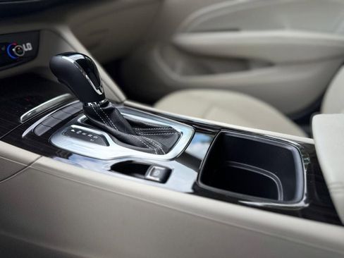 Used 2019 Buick Regal Essence AWD/4WD image 16