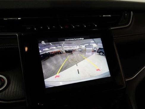 Used 2024 Jeep Grand Cherokee Laredo image 24