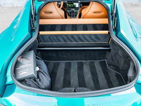 Used 2025 Aston Martin V8 Vantage image 41