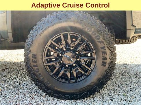 Used 2025 Chevrolet Silverado 2500 ZR2 w/ Technology Package AWD/4WD image 9