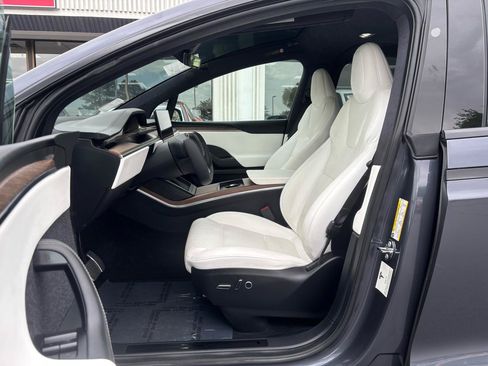 Used 2022 Tesla Model X AWD/4WD image 4