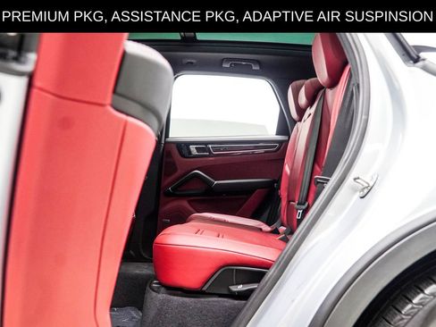 Used 2023 Porsche Cayenne w/ Premium Package AWD/4WD image 50