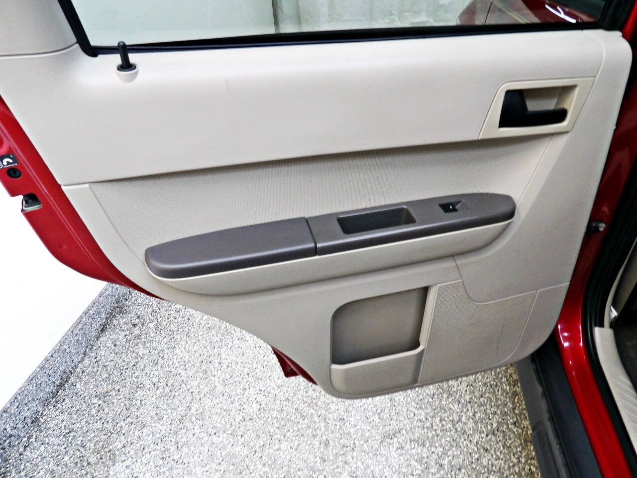 Used 2009 Ford Escape XLS FWD image 9