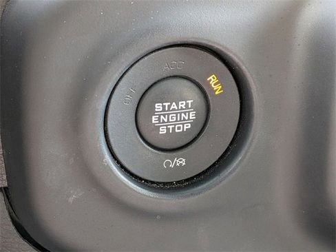 Used 2019 Jeep Wrangler Unlimited Sahara w/ Cold Weather Group image 14