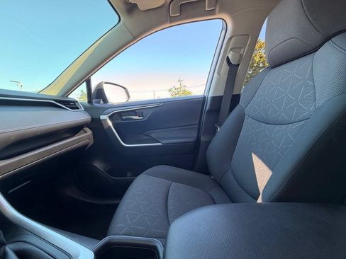 Used 2019 Toyota RAV4 XLE w/ Convenience Package AWD/4WD image 30