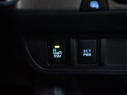 Used 2023 Toyota Tacoma SR5 w/ Technology Package RWD image 21