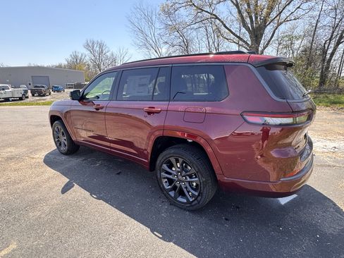 New 2026 Jeep Grand Cherokee L Limited AWD/4WD image 4