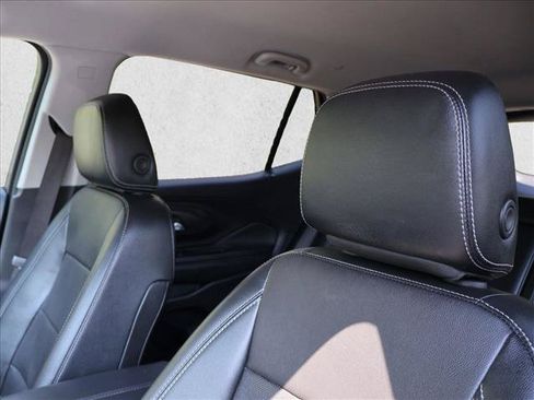 Used 2024 GMC Terrain SLT AWD/4WD image 20