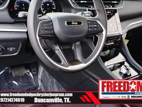 Certified 2025 Jeep Grand Cherokee Laredo image 26