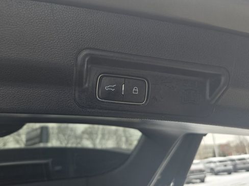 Used 2021 Ford Explorer XLT w/ Equipment Group 202A image 36