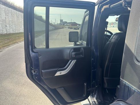 Used 2013 Jeep Wrangler Unlimited Sahara w/ Dual Top Group image 38