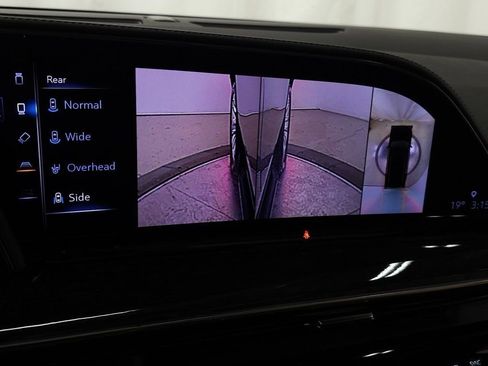 Used 2022 Cadillac Escalade Premium Luxury image 34