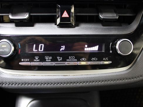 Used 2023 Toyota Corolla SE w/ SE Premium Package FWD image 24