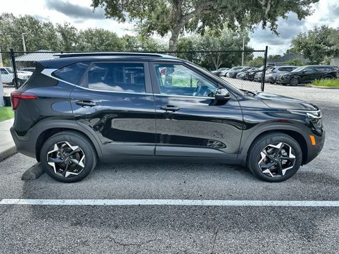 Used 2024 Kia Seltos EX FWD image 10