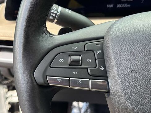 Certified 2024 Cadillac XT4 Luxury w/ Cold Weather Package FWD image 27