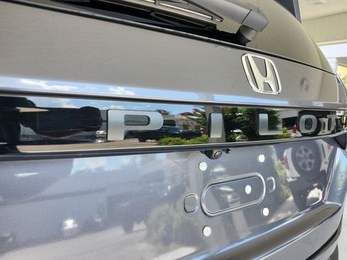 Used 2025 Honda Pilot EX-L image 27