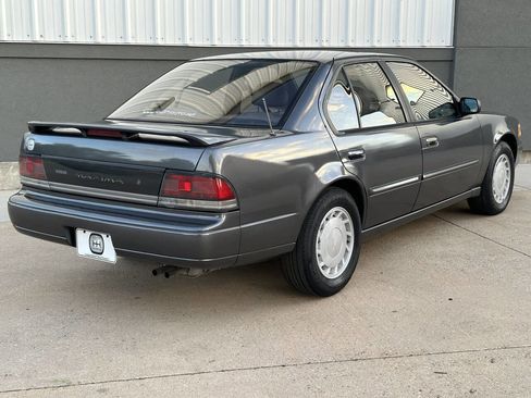 Used 1989 Nissan Maxima SE image 31