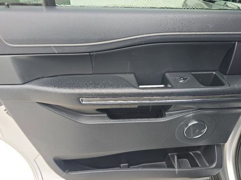 Used 2024 Ford Expedition Max XLT image 17