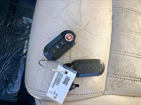 Used 2017 FIAT 500 Lounge image 14