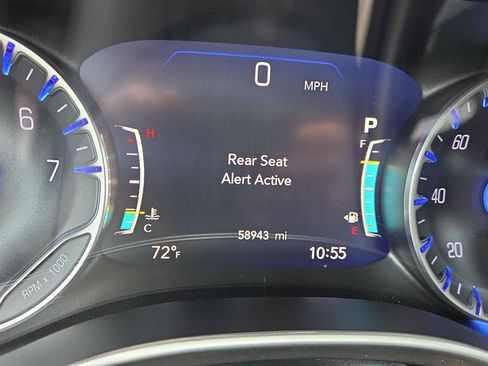 Used 2024 Chrysler Pacifica Touring-L FWD image 26